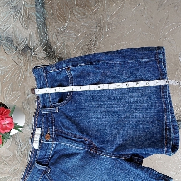 Levi Strauss &Co shorts.Size 12. - Picture 6 of 13